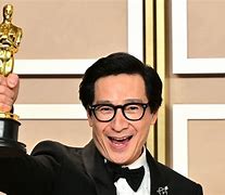 Quan Kế Huy Nhận Giải Oscar